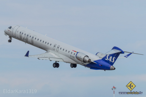 Bombardier CRJ-900LR (CL-600-2D24)